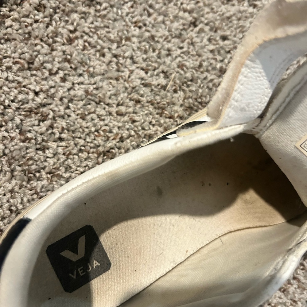 VEJA - Picture 6 of 8